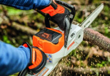 Tips On How To Safely Handle a Chainsaw